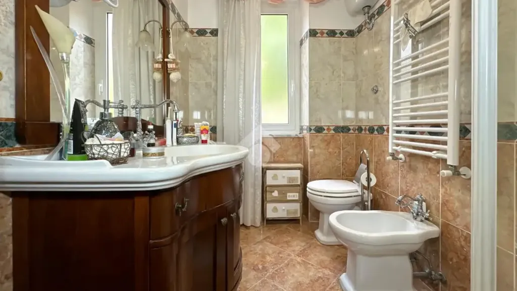 Salles de bain - 4-Room Apartment with Balcony in Monte Compatri