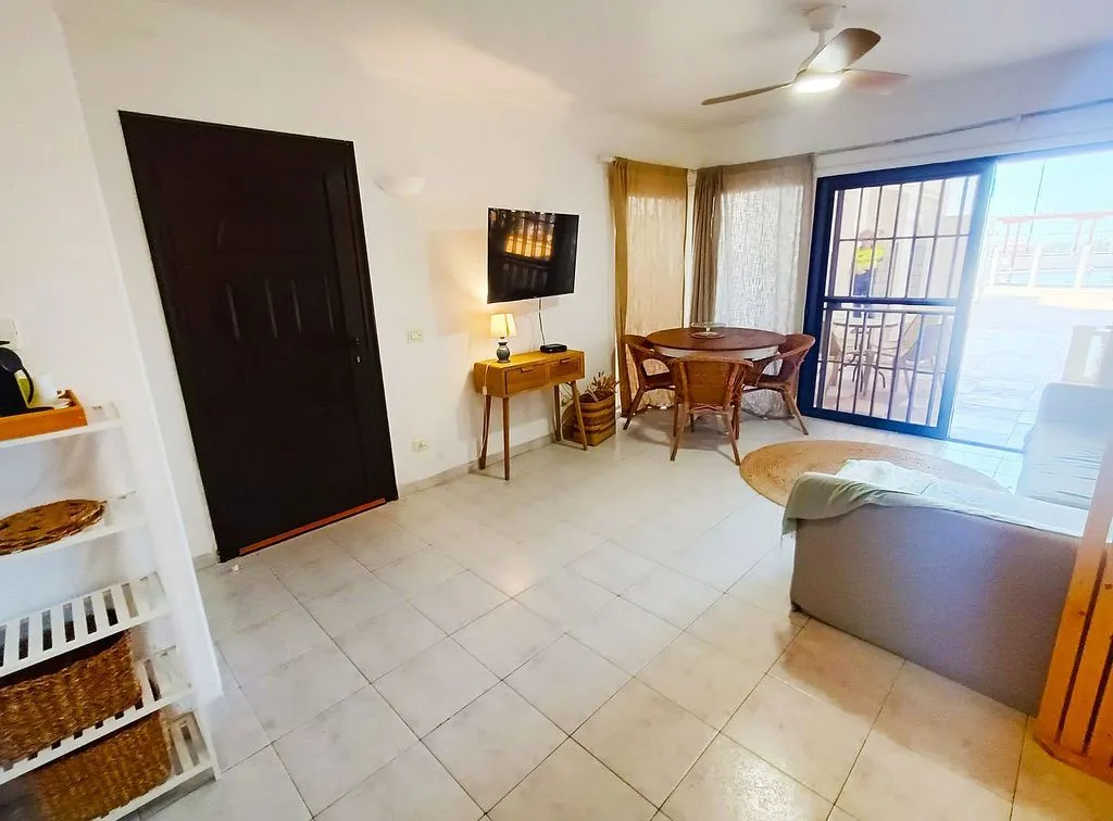 Elutuba - 1-Bed Flat with Pool in Golf del Sur