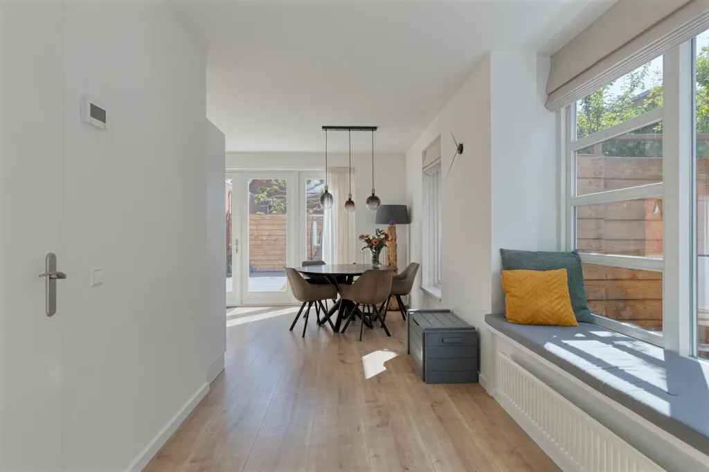 Söögituba - Spacious Villa with Solar Panels in Woubrugge