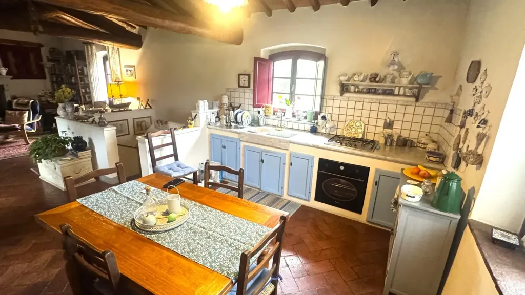 Salle à manger - Thirteenth-Century Rustico with Garden in Vaiano