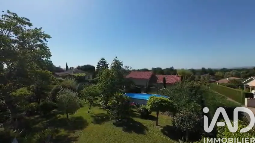 Vue aérienne - Villa Familiale avec Piscine à Grézieu-la-Varenne