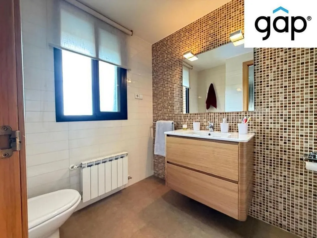 Bagni - Spacious Student Flat with Gym in Calle de las Encinas