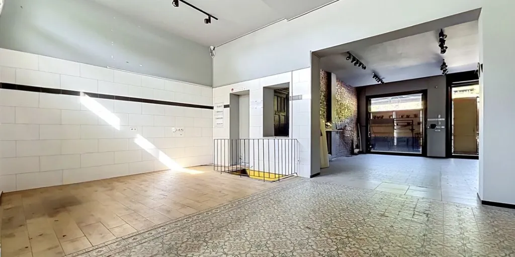 Entrée - Loft à Rénover avec Jardin à Schaerbeek
