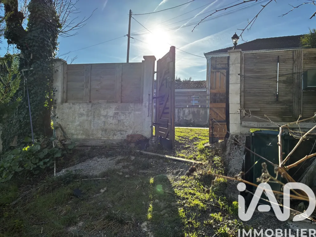 Jardin - Grange à Rénover avec Potentiel à Saint-Boès