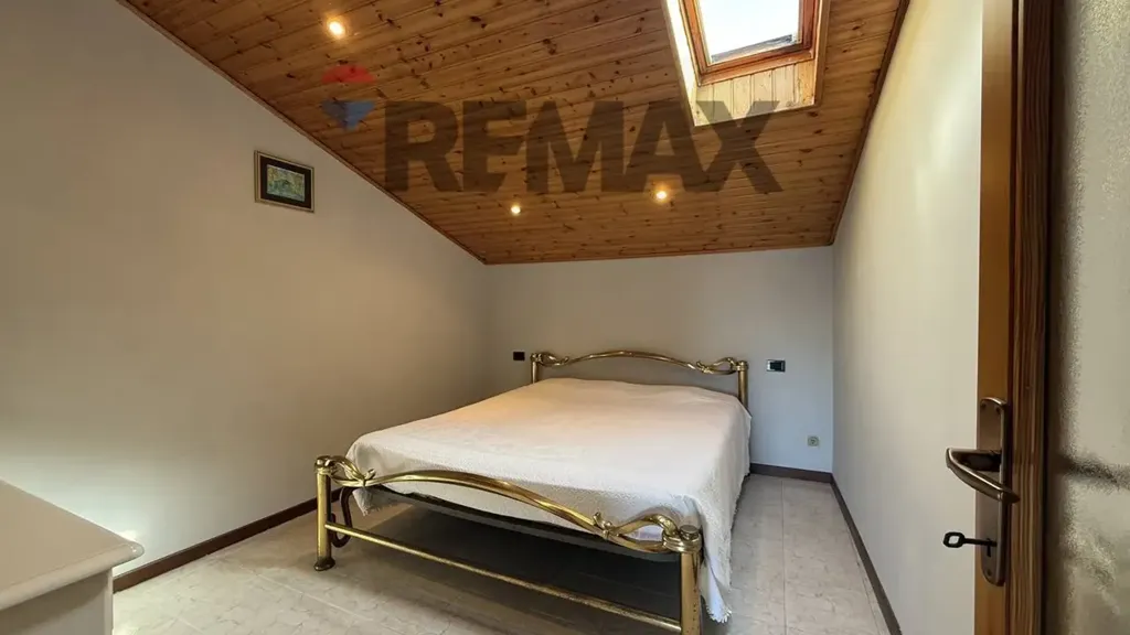 Chambres - Apartment with Private Courtyard in Capriolo
