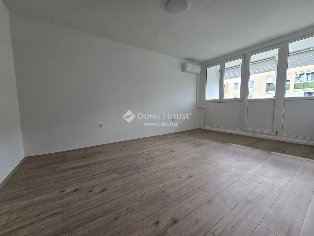 Stanze - Modernised Apartment with Balcony in Kertváros, Pécs