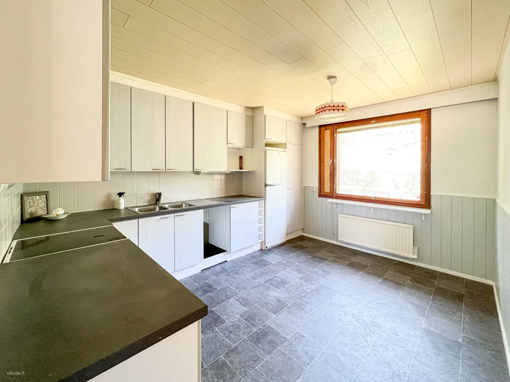 Cuisine - Three-Bedroom House with Sauna in Espoonkartano