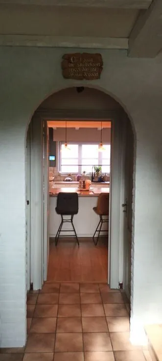 Cuisine - Villa Spacieuse avec Jardin dans un Quartier Résidentiel