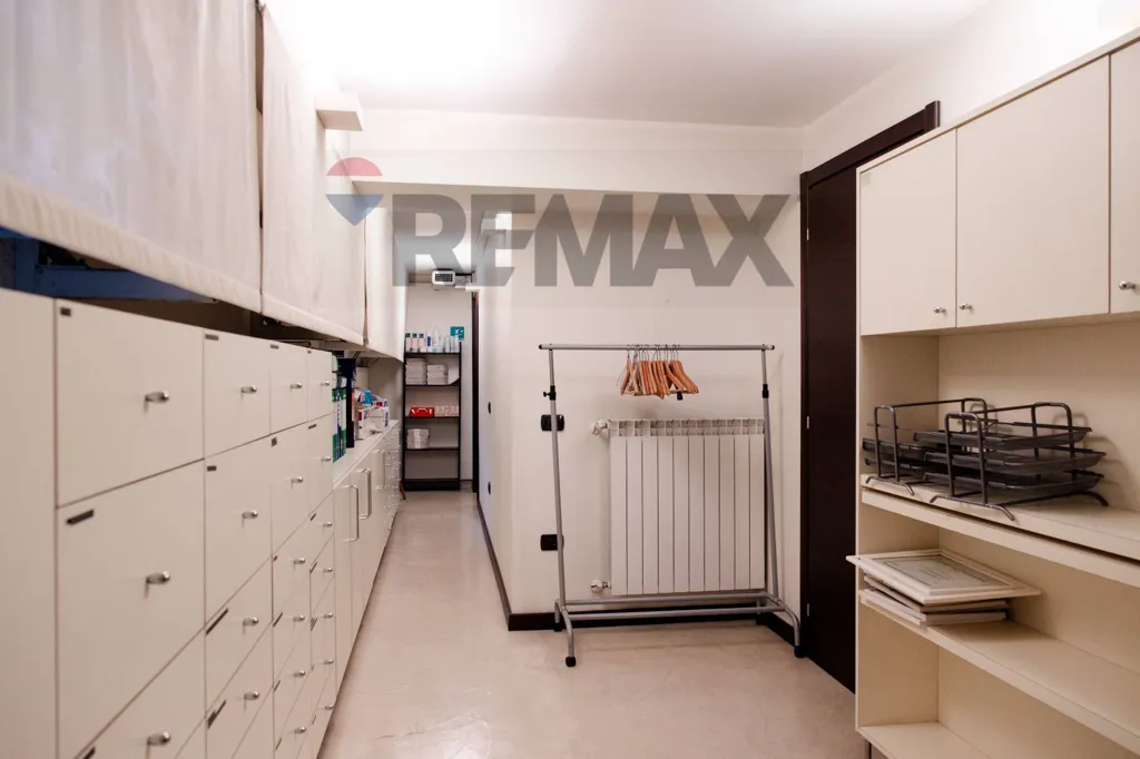 Buanderie - Commercial Space with Parking in Concorezzo
