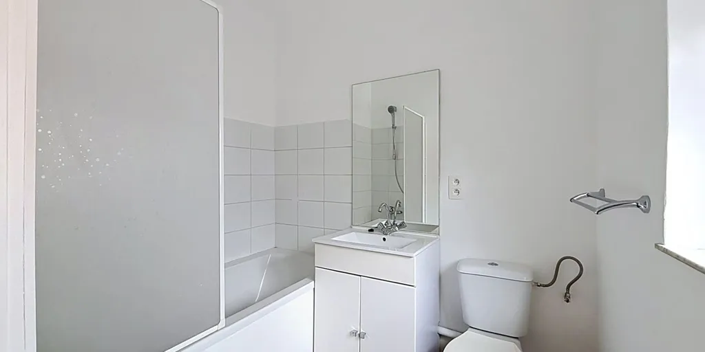 Salles de bain - Rijwoning Centrale avec Pellet à Ciney