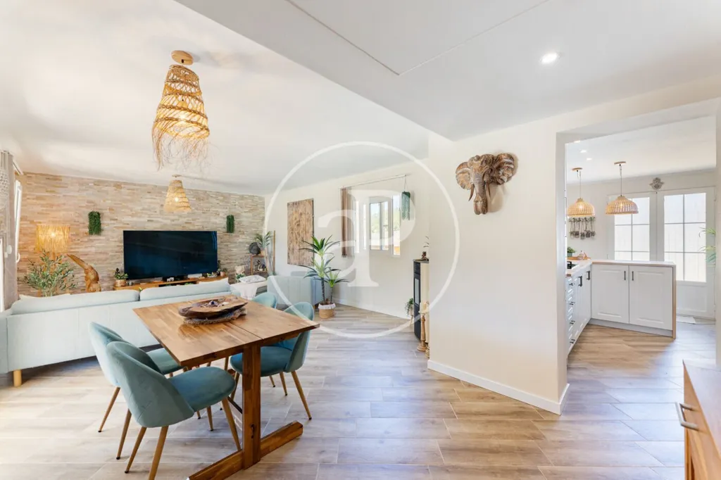 Salle à manger - Renovated Chalet with Sea View in Badia Blava