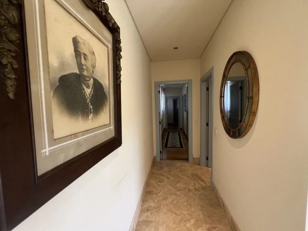 Esik - Luxury Farmhouse with Traditional Architecture in Advagar
