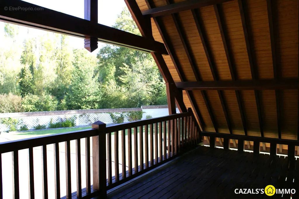 Terrass - Traditional House with Pool in Cely