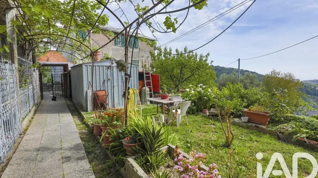 Garden - Villa with Sea View in Genoa Staglieno