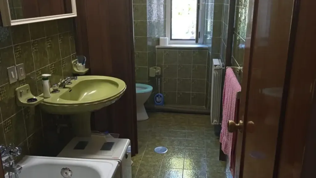 Salles de bain - Two-Bedroom Apartment with Balcony in Moricone