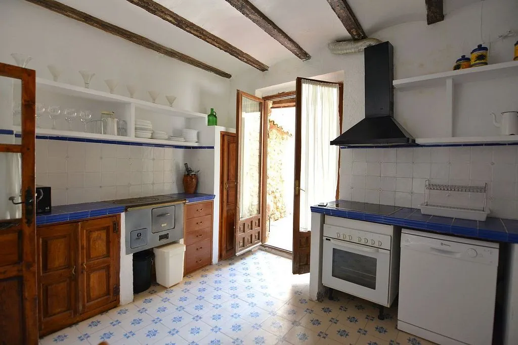Cucina - Restored Farmhouse with Pool in Mancha