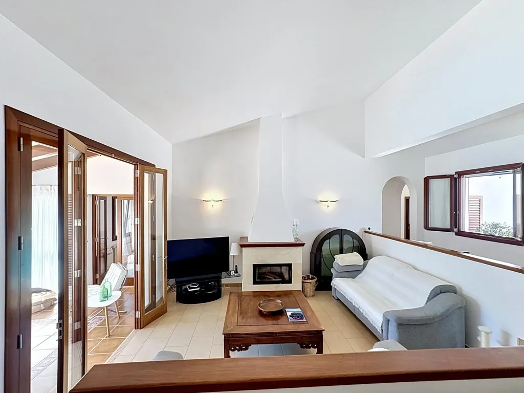 Elutuba - Renovated Mediterranean House with Pool in Maó
