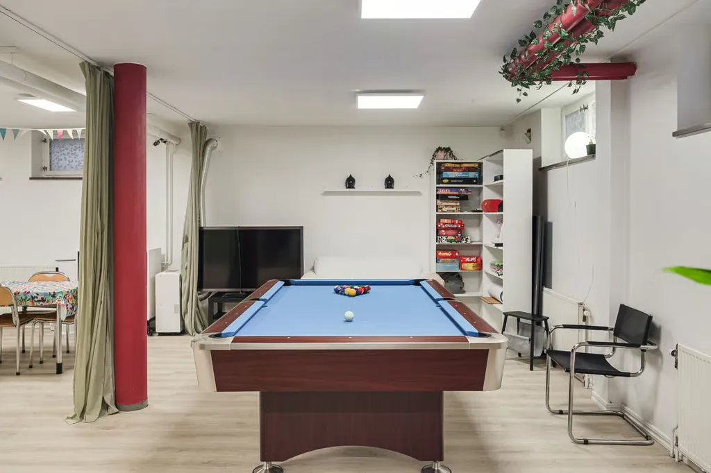 Toad - Renovated Business Unit with Luxurious Lighting in Malmö