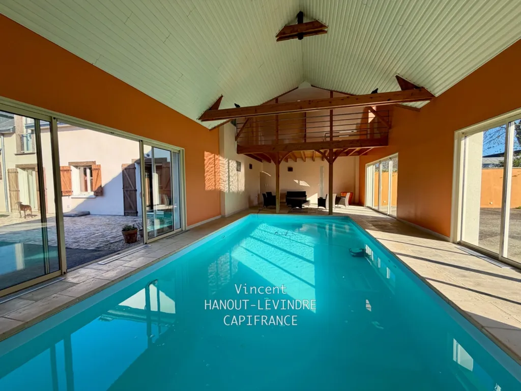 Bassein - 10-Piece House with Indoor Pool in Tiercé