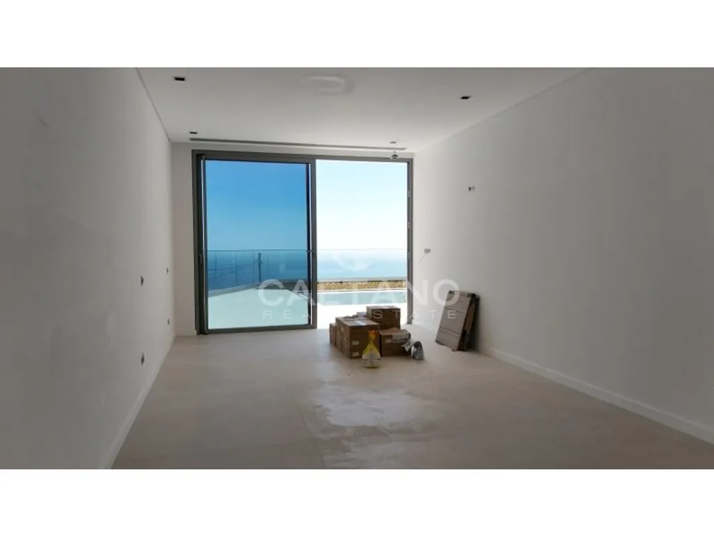 Pièces - Contemporary Villa with Ocean View in Calheta, Madeira