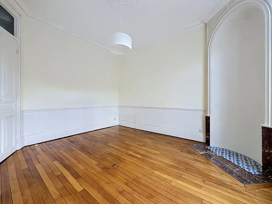 Séjour - Appartement 1 Pièce avec Cave à Nancy