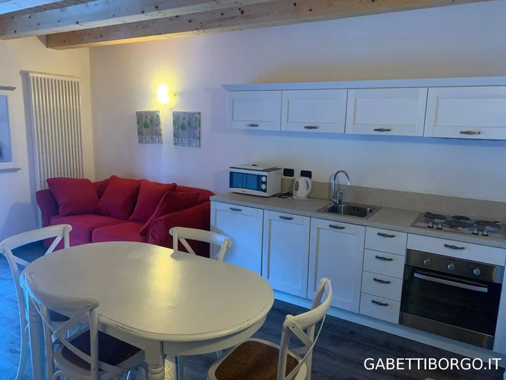 Salle à manger - Modern Apartment with Balcony in Limone Piemonte