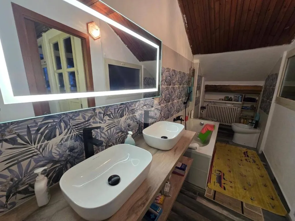 Salles de bain - Rustic House with Covered Patio in Rivarossa