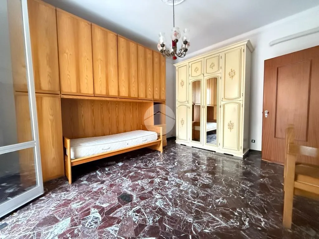 Magamistoad - Spacious Flat with Balcony in Genoa