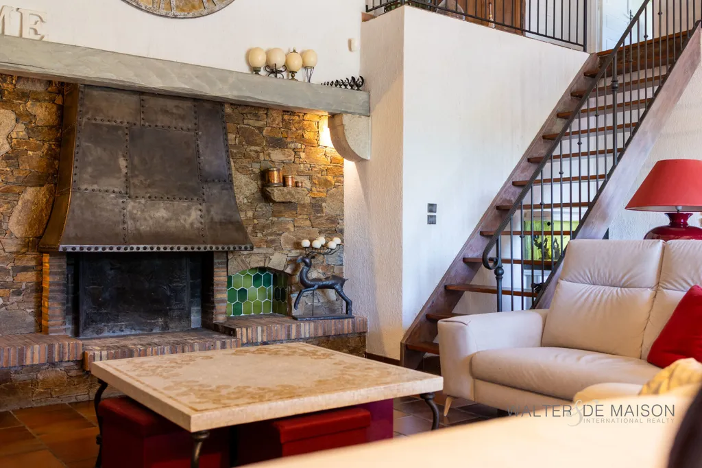 Living Room - Villa with Independent Apartment in Le Pradet