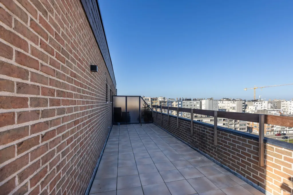 Balcon - Penthouse Rénové avec Terrasse à Ostende