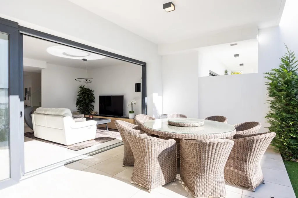 Terrasse - Terraced House with Rooftop Solarium in Estepona