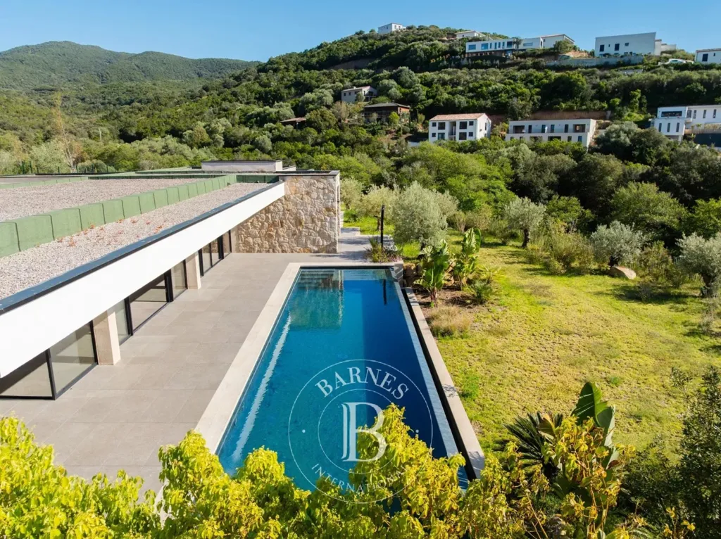 Piscine - Villa Vue Mer dans un Domaine Privé à Porticcio