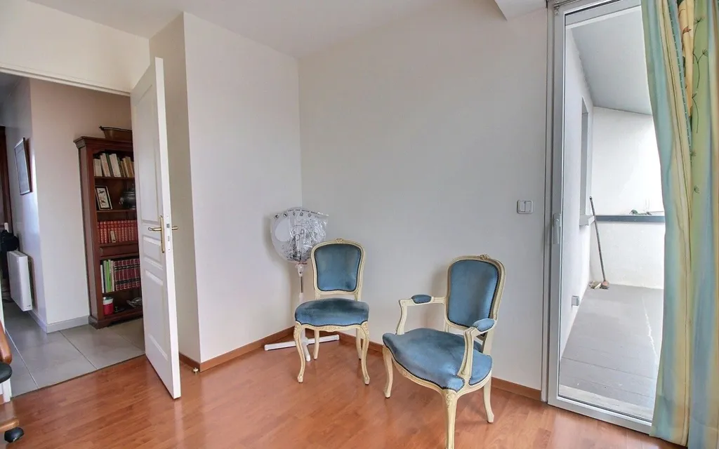 Elutuba - Traversant Apartment with Terrace in Savigny-sur-Orge