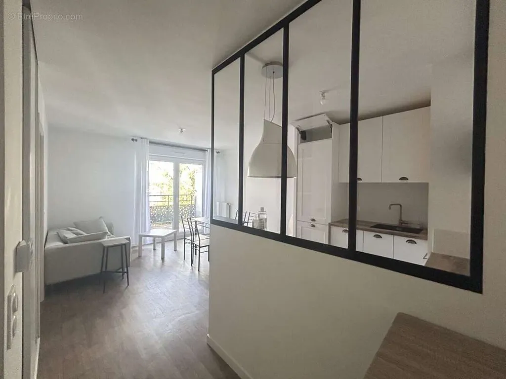 Cucina - 2-Bed Apartment with Balcony in Bois-D'Arcy