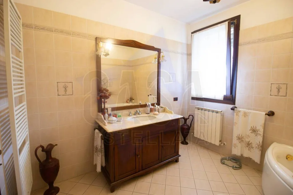 Salles de bain - Rustic Villa with Garden in Riva del Po