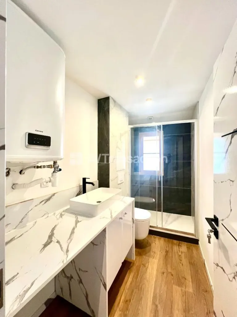 Bagni - Renovated Duplex with Garage in Belley