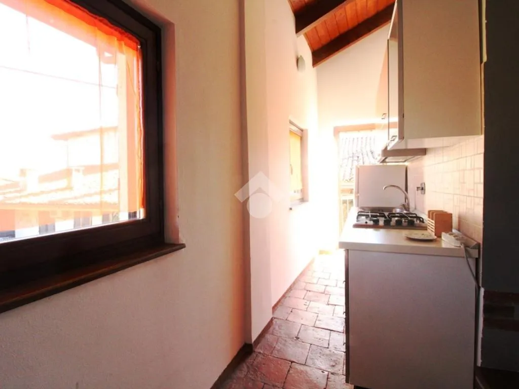 Cucina - Fully Furnished 3-Bedroom in Parella