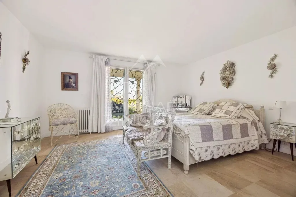 Bedrooms - Villa with Sea View near Cap d'Antibes