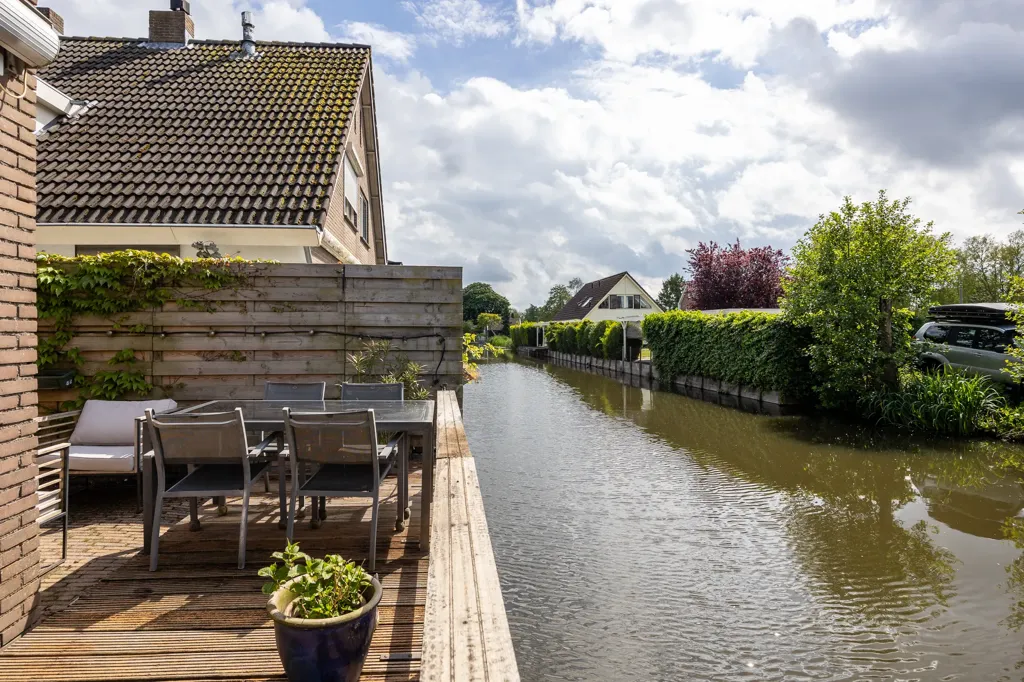 Exterior - Waterfront House with Terrace in ’s-Graveland