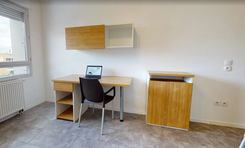 Kabinet - Student Apartment with Ascender in Cachan