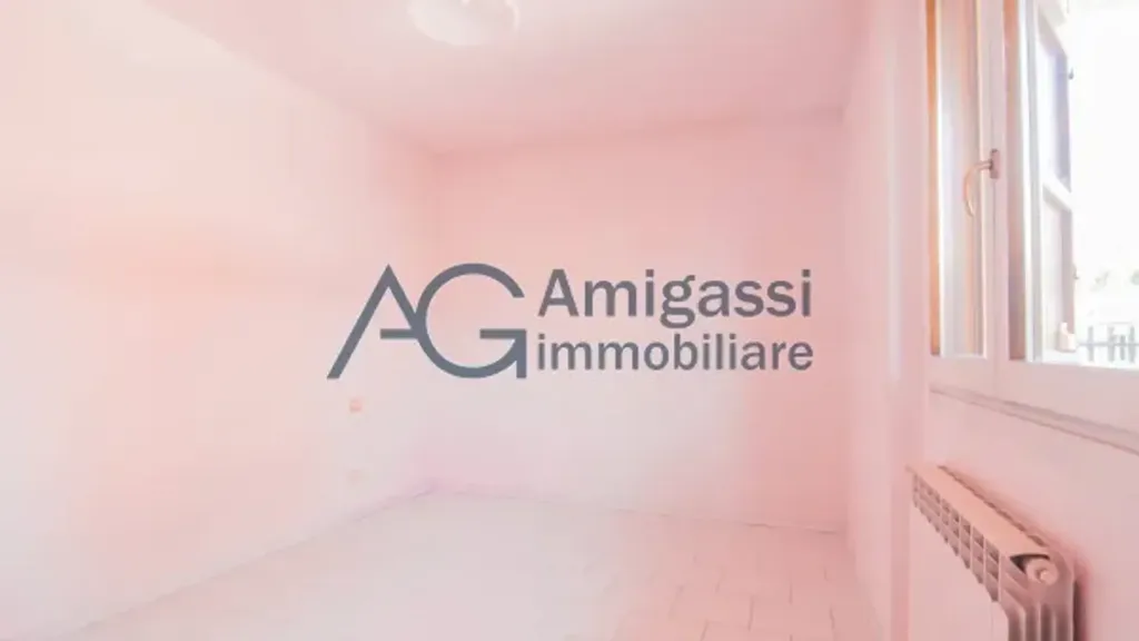 Rooms - Two-Bedroom Apartment with Private Garden in Stezzano