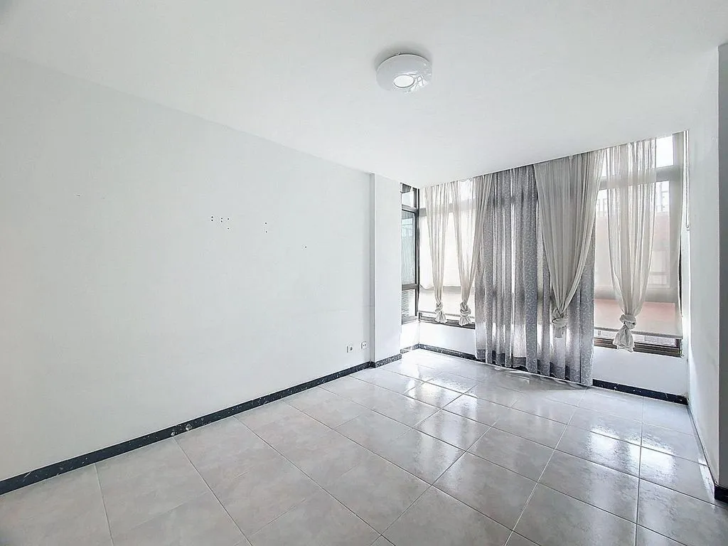 Pièces - Spacious Flat with Sea Views in Canteras