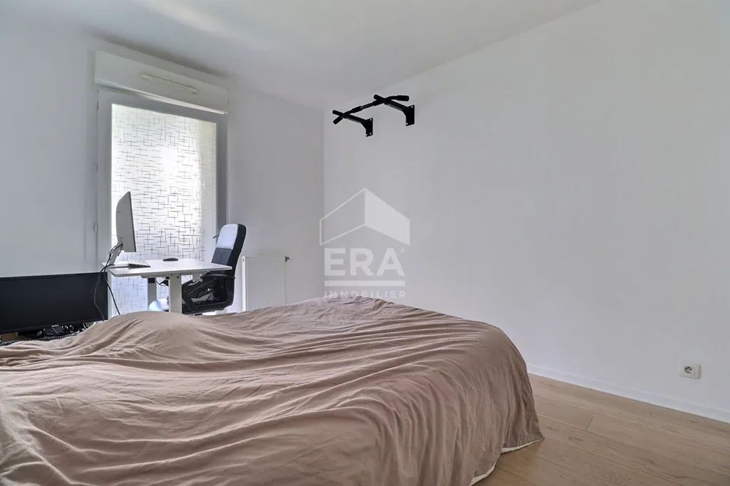 Chambres - Appartement 2 Pièces avec Terrasse à Bobigny
