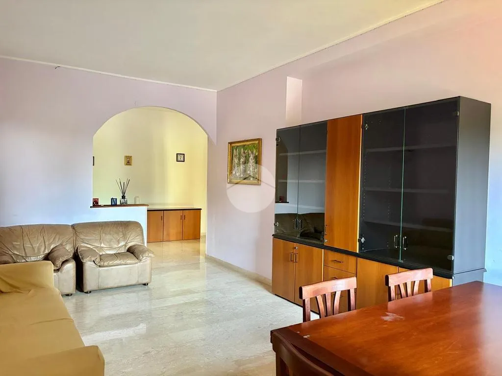 Salle à manger - Panoramic Apartment with Balconies in Viale Trieste, Viterbo