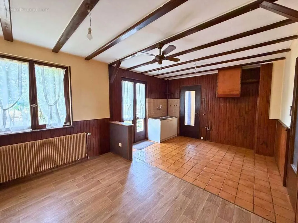 Séjour - Bungalow avec jardin à Hirtzfelden