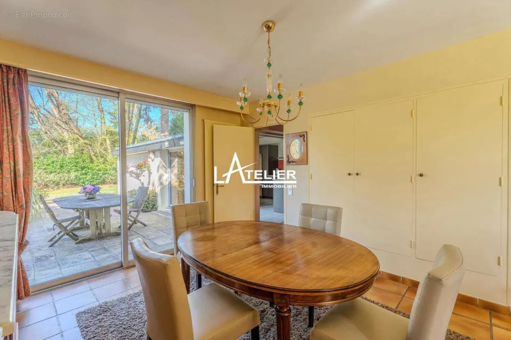 Terrass - Spacious Property with Pool in Sautron