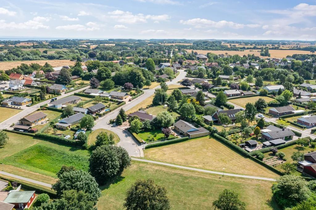 Õhuvaade - Year-Round Plot with 5G Coverage in Tranekær