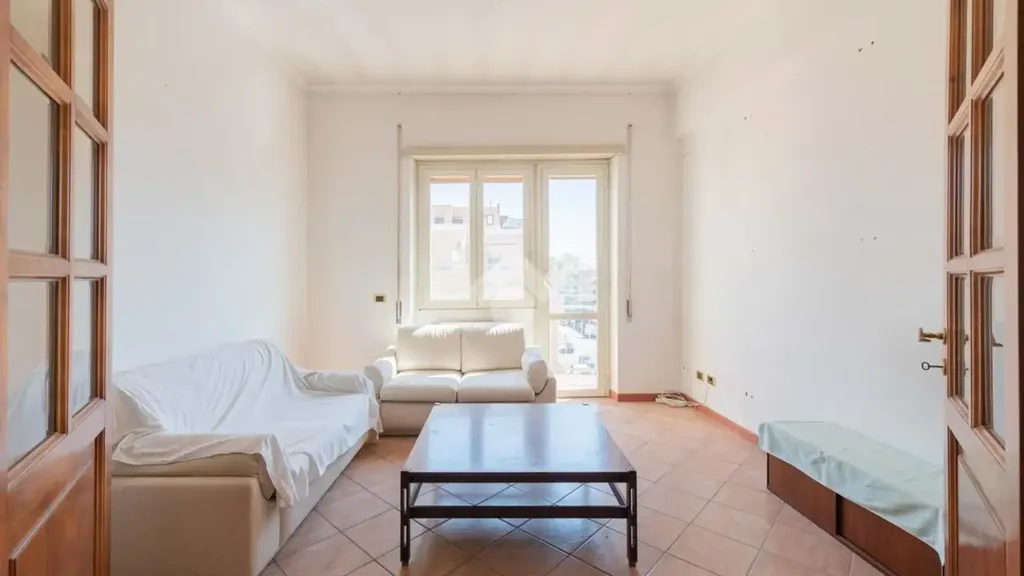 Soggiorno - Apartment with Panoramic Balcony in Rome