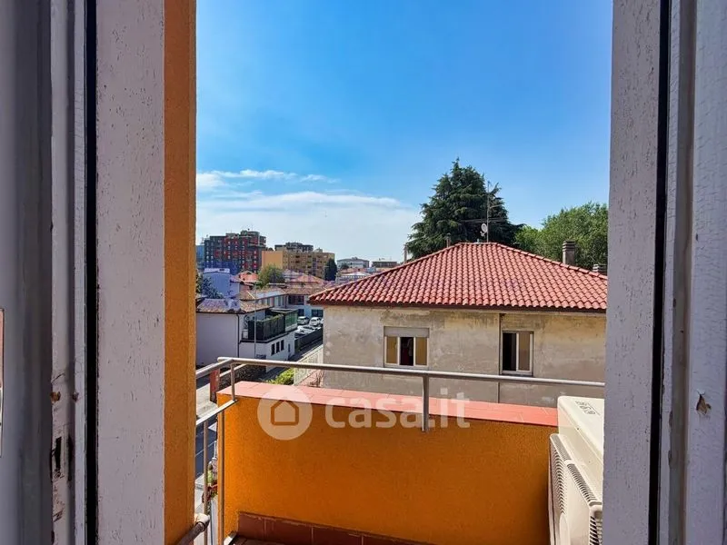Balcon - Trilocale with Balcony in Bergamo