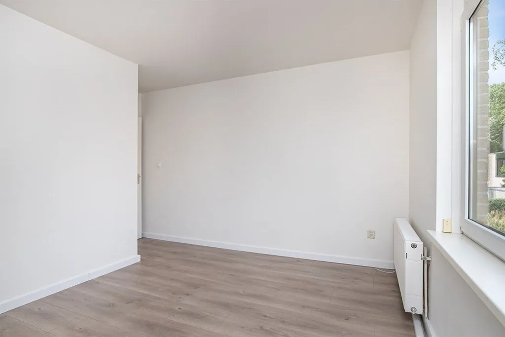 Pièces - Partly-Furnished 4-Bedroom House with Garden in Voorburg